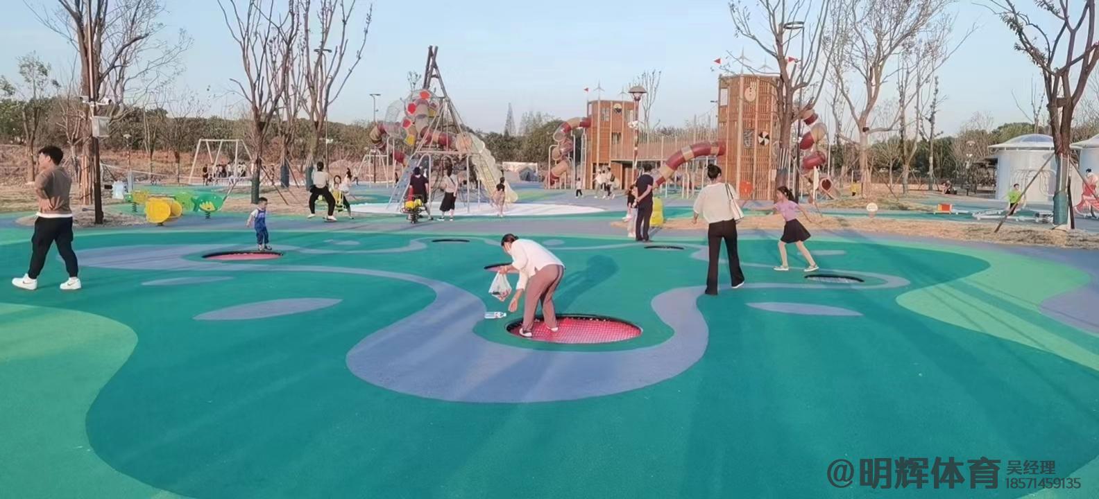 丁青公园跑道是用什么材料做成的